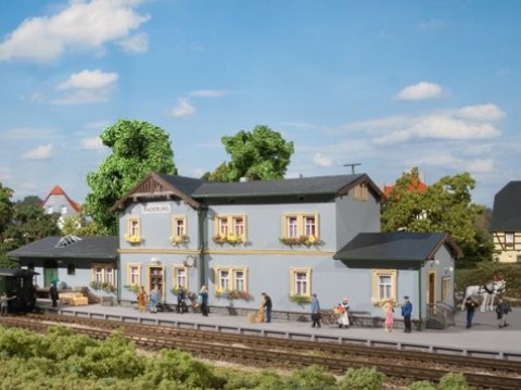 Radeburg station HO - Auhagen 11329