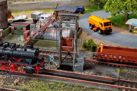 Handling facility with drive parts