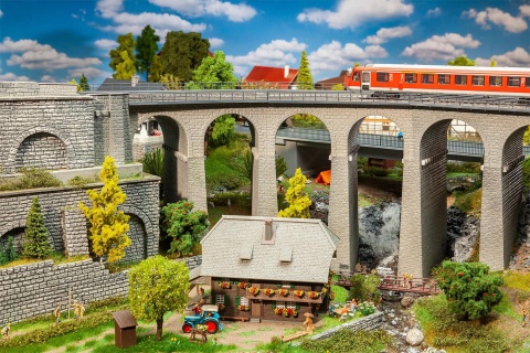 Viaduct set, two-track, curved
