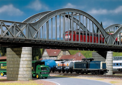 Arch bridge
