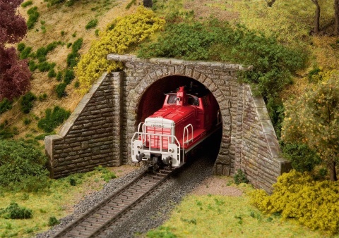 Tunnel portal