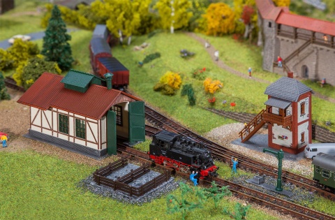 Branch line engine shed with block post Set