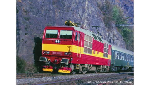 H0 - Electric locomotive Rh 372, CSD, analogue