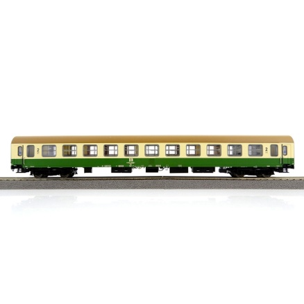 HO Express car 2nd class Bm DR