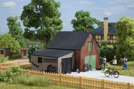 Warehouse with garage H0-Auhagen 11408