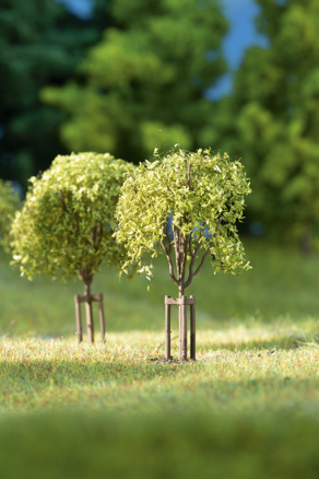 Young trees Auhagen 70950