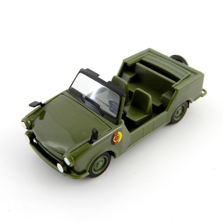TRABANT KÜBEL „NVA“. FELGEN GRÜN