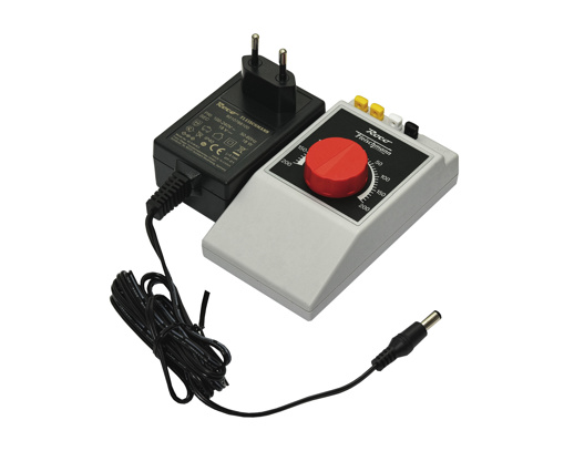 10798 - Train controller and plug-in power supply