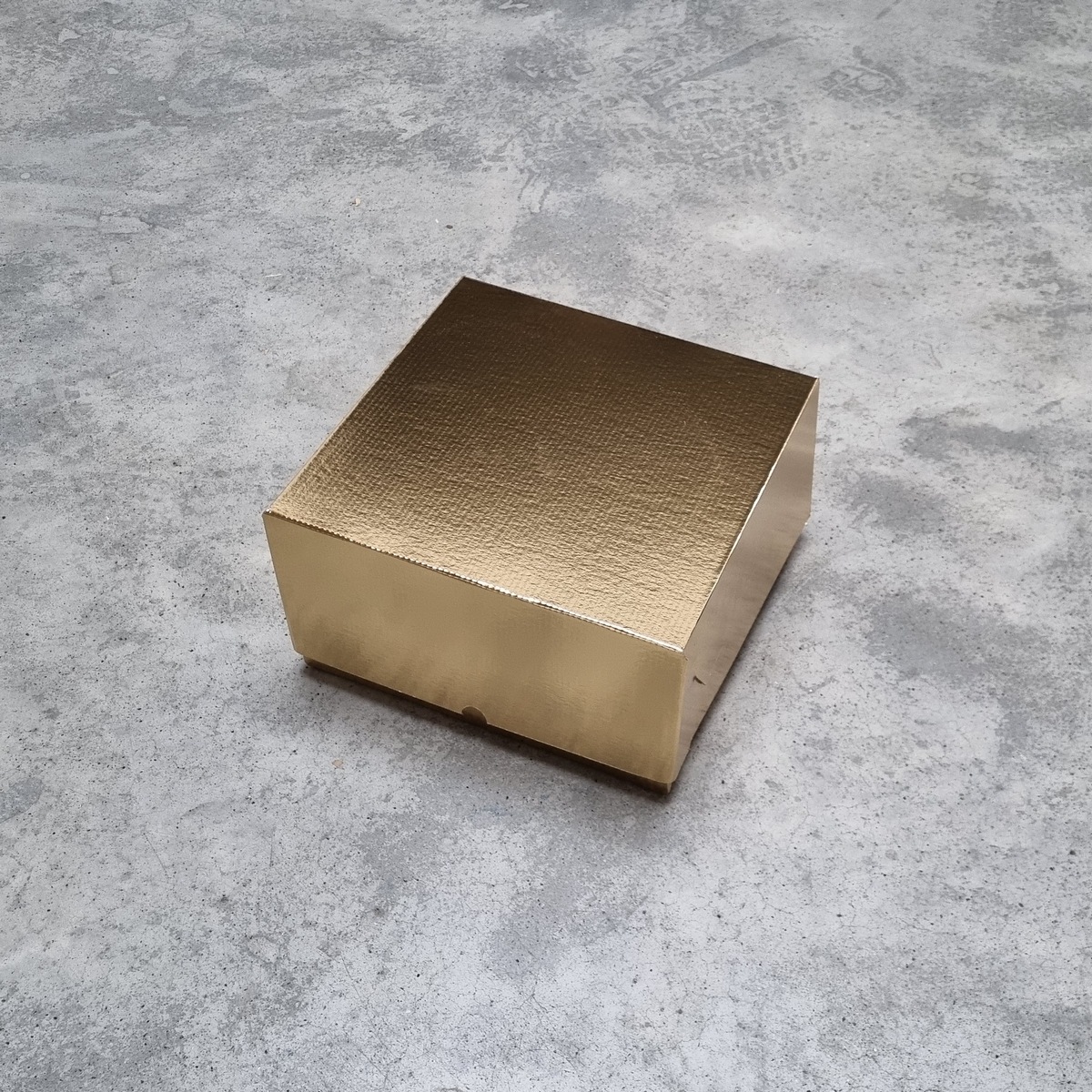 Dortov krabice zlat extra pevn 22x22x10cm www hacker model 